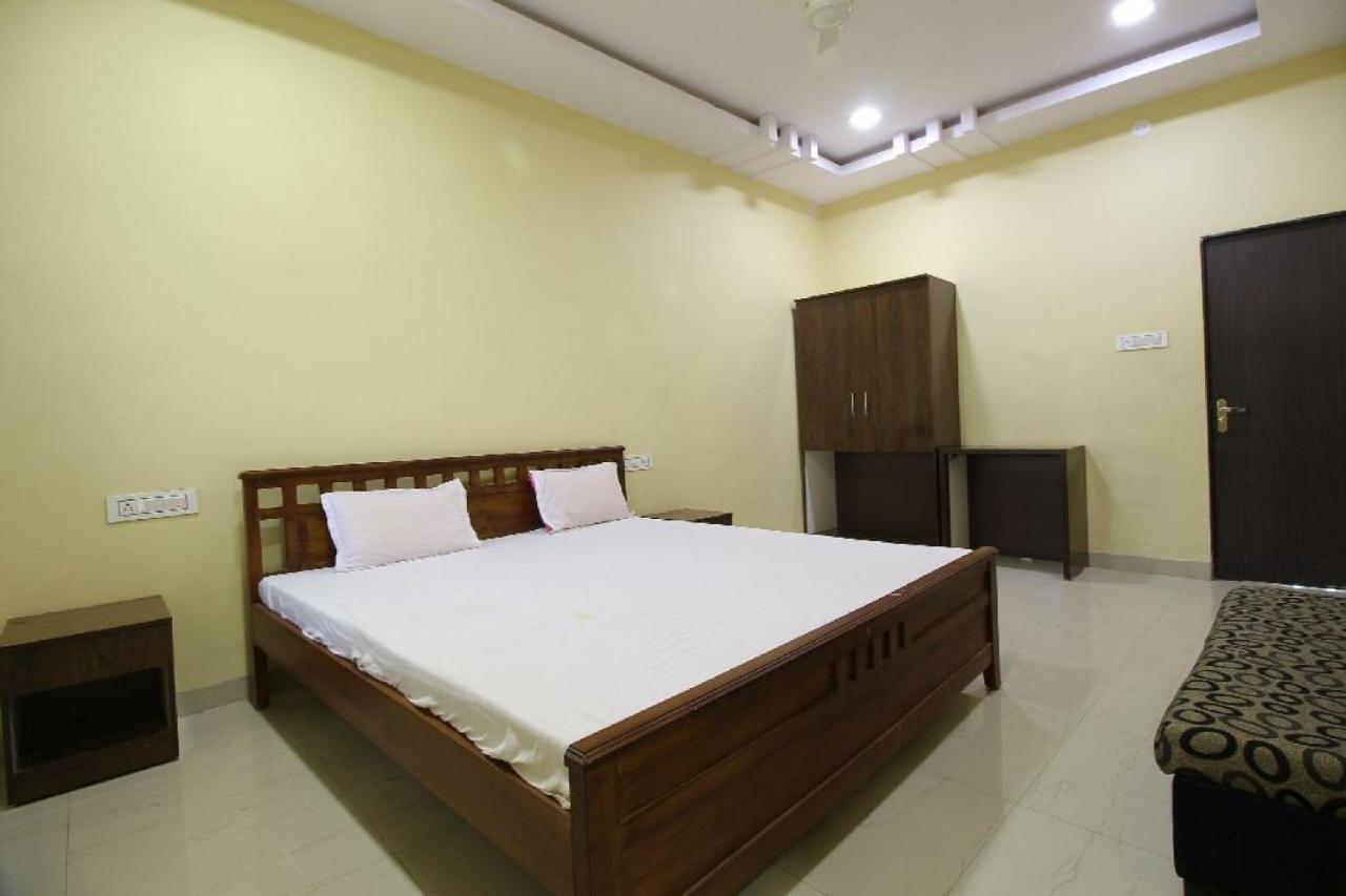 Hotel Prakrathi Residency Bangalore Bagian luar foto