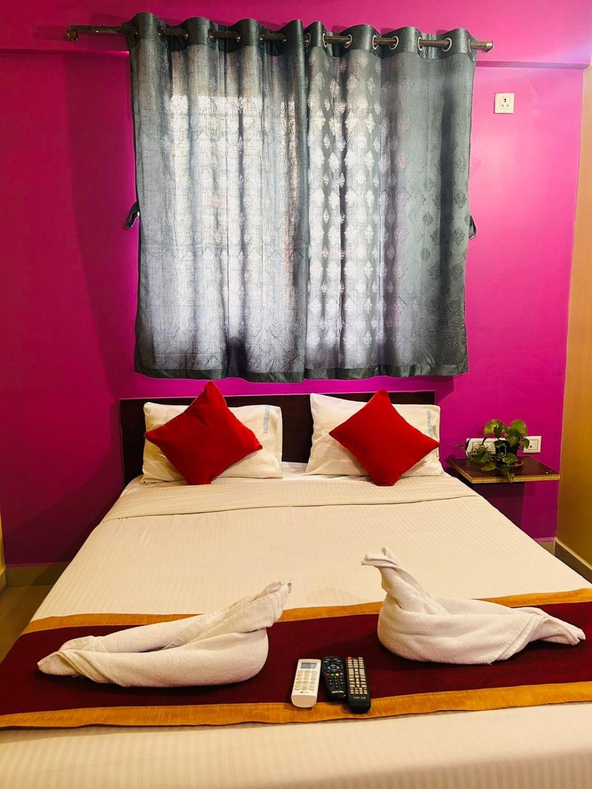 Hotel Prakrathi Residency Bangalore Bagian luar foto
