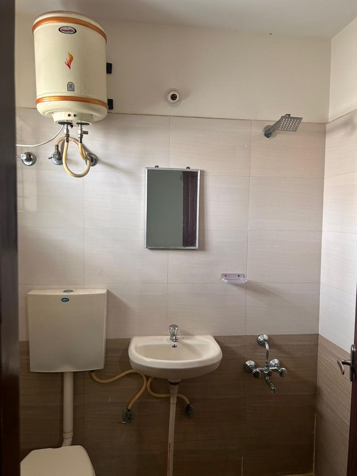 Hotel Prakrathi Residency Bangalore Bagian luar foto