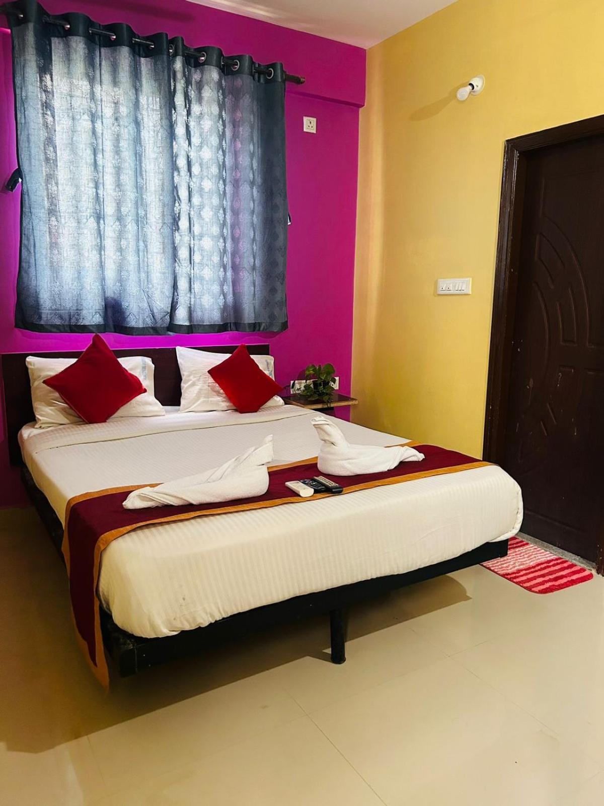 Hotel Prakrathi Residency Bangalore Bagian luar foto