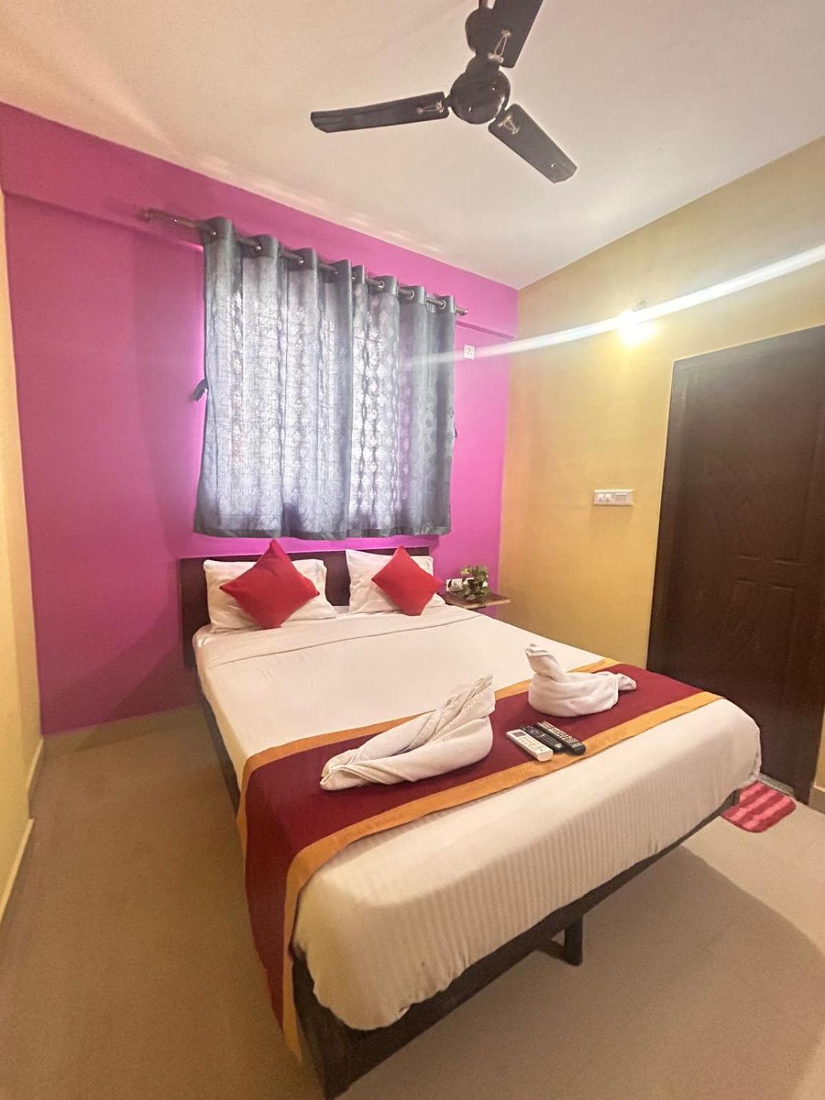 Hotel Prakrathi Residency Bangalore Bagian luar foto