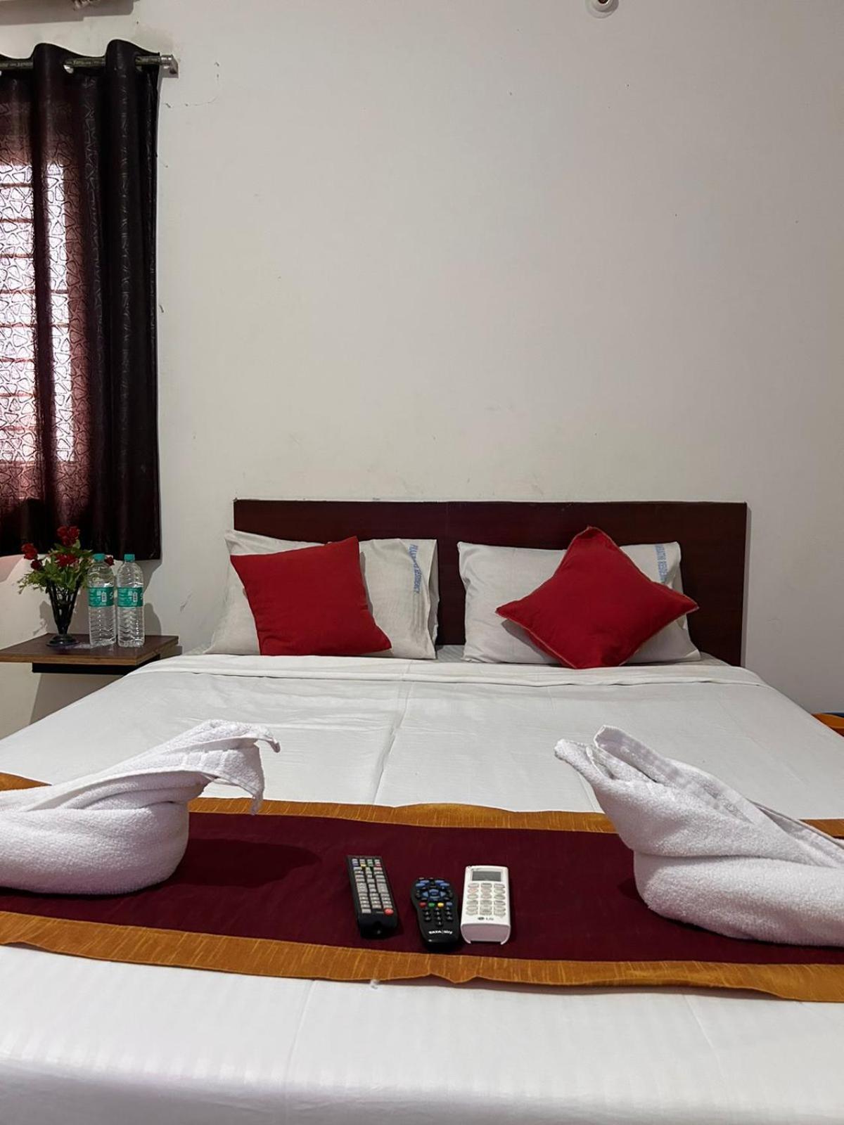 Hotel Prakrathi Residency Bangalore Bagian luar foto