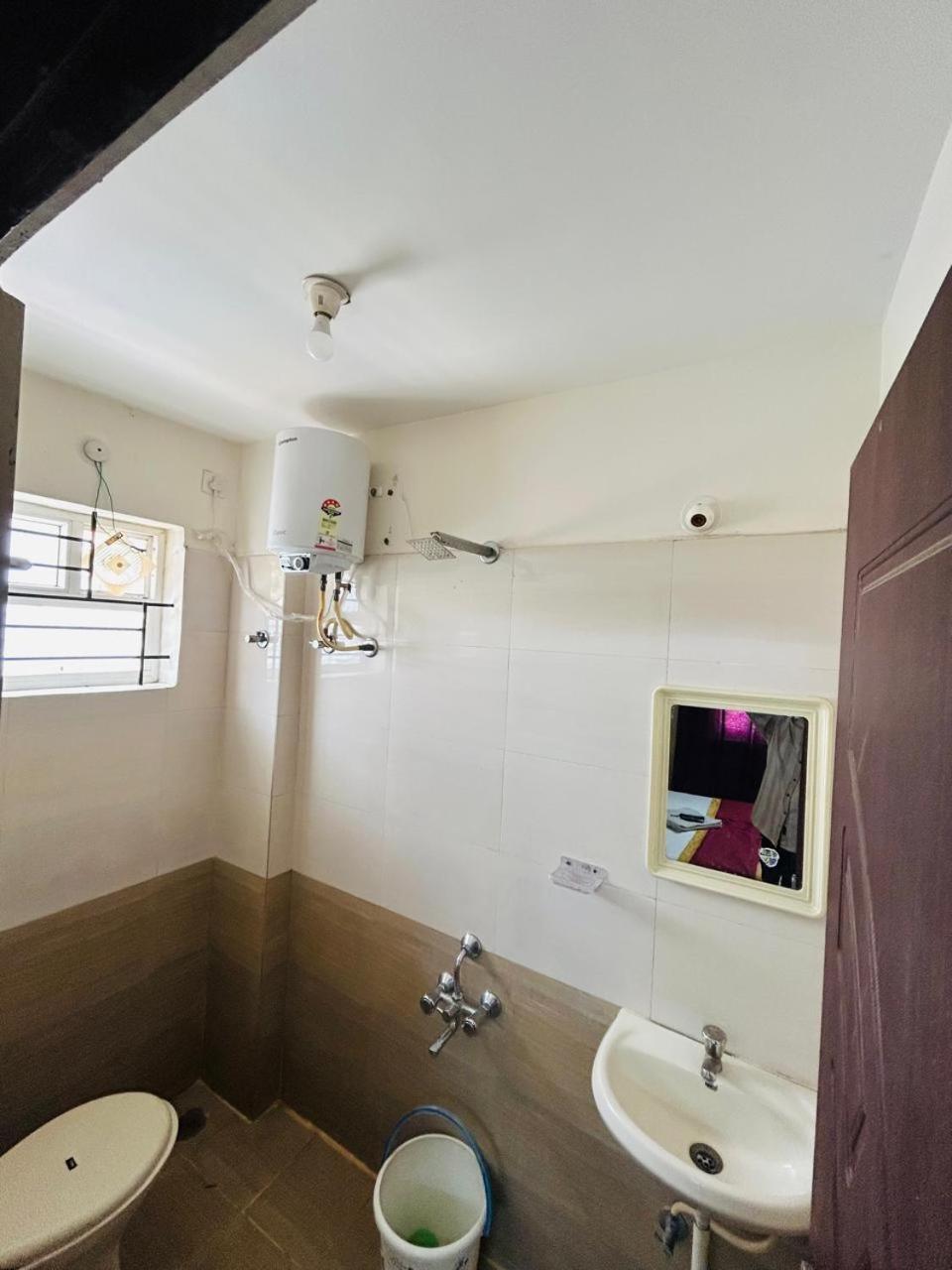 Hotel Prakrathi Residency Bangalore Bagian luar foto